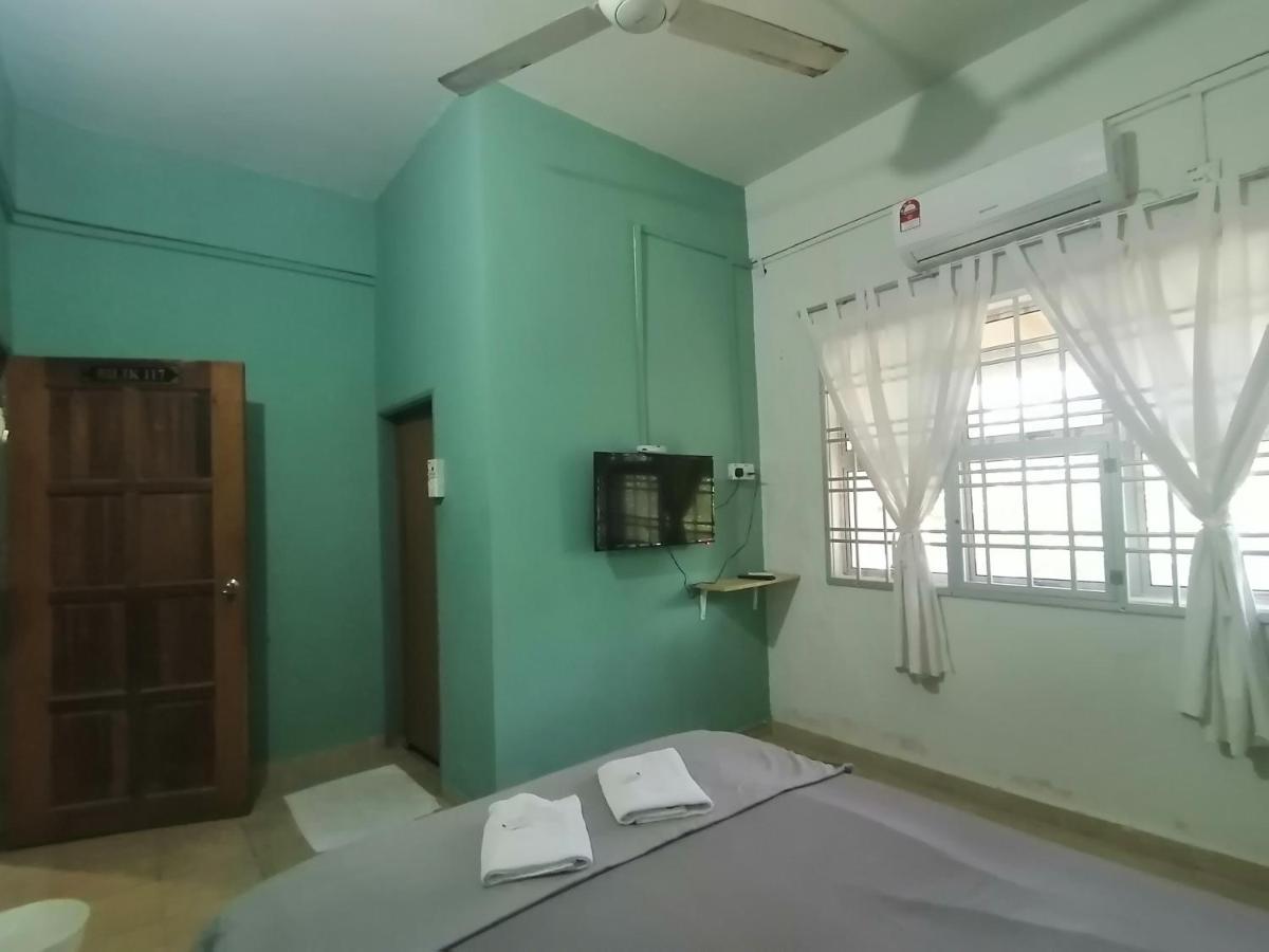 Fbs Inn Dungun Buitenkant foto