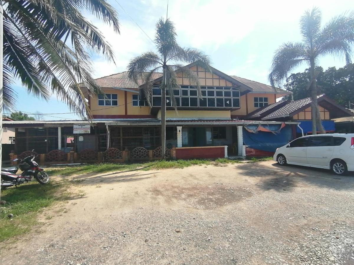 Fbs Inn Dungun Buitenkant foto